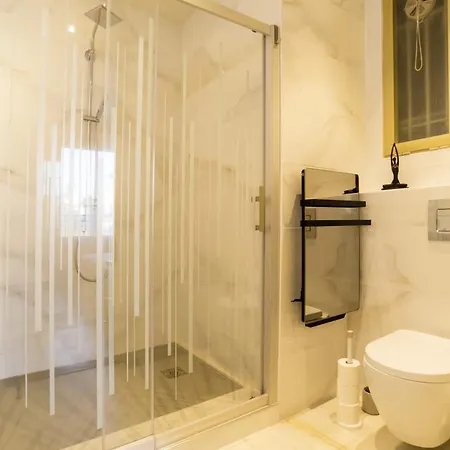 3-br Sea View By The Beaches