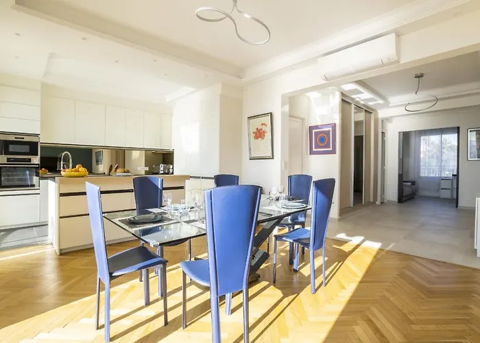 3-br Sea View By The Beaches Cannes