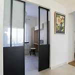 3-br Sea View By The Beaches Канны