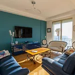 3-br Sea View By The Beaches Канны