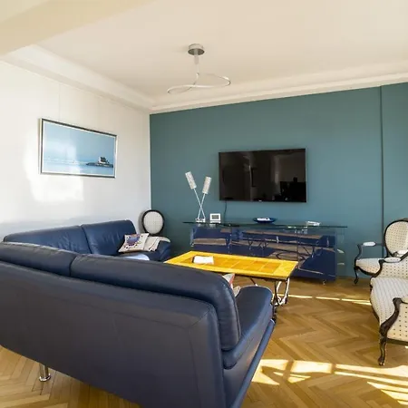 3-br Sea View By The Beaches דירה *