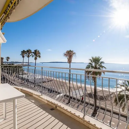 3-br Sea View By The Beaches דירה *