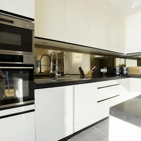 3-br Sea View By The Beaches Cannes